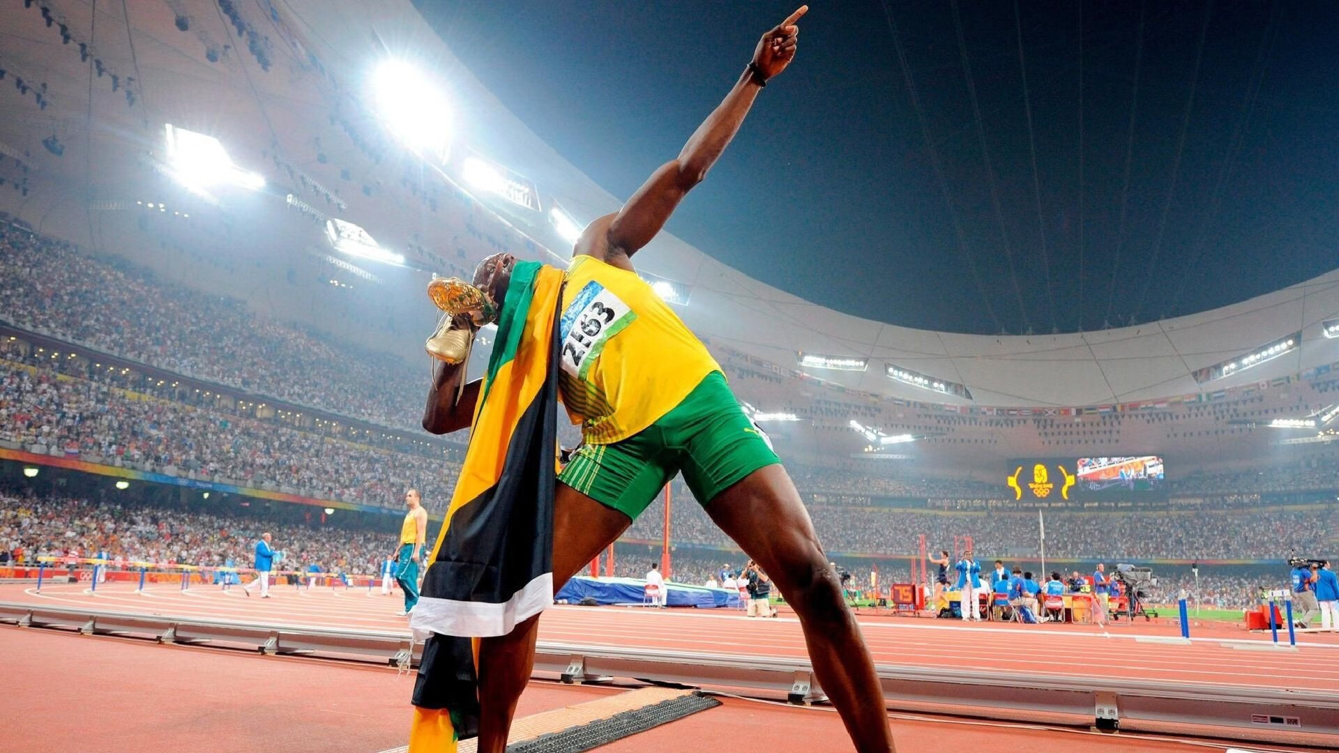 开云体育入口-蓝鹰展翅，三狮怒吼，当意甲铁血遇上世界杯神话